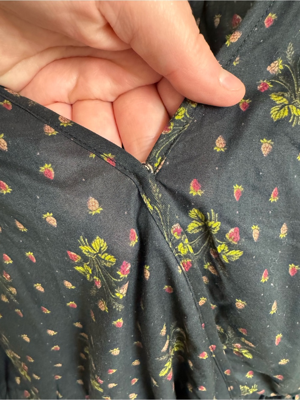 Christy Dawn Simple Dawn Dress — Noir Strawberry Large - Picture 4 of 11